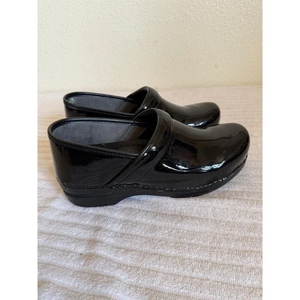 Dansko XP Womens Black Patent Leather Slip Resistant Clogs US 10 EU 41